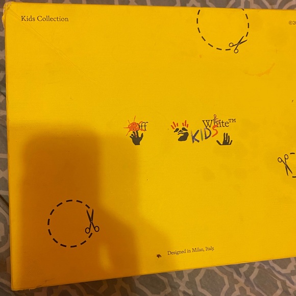 Off-white - Picture 3 of 3